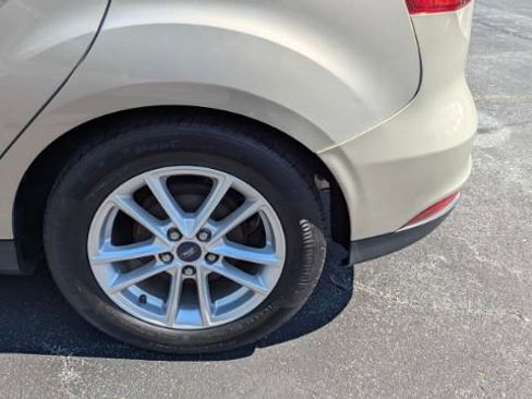 Used 2016 Ford Focus SE image 10