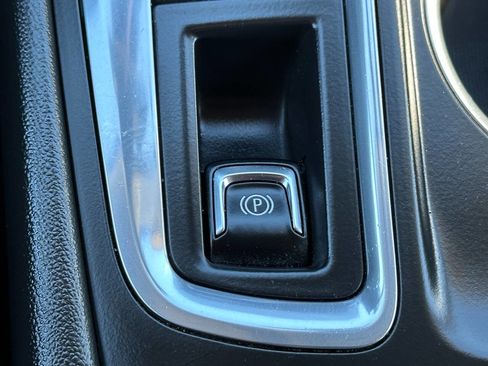 Used 2019 Chevrolet Equinox Premier image 64