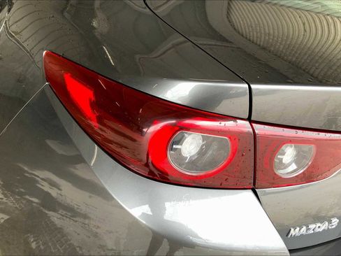 Used 2023 MAZDA MAZDA3 s image 28