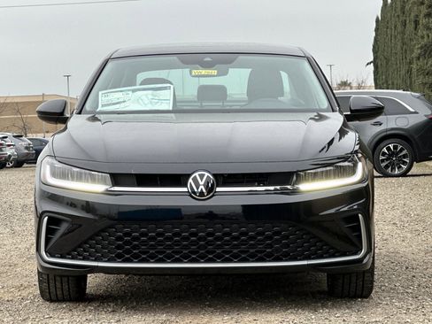 New 2026 Volkswagen Jetta SE image 9