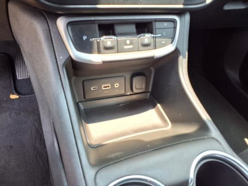 Used 2022 GMC Terrain SLE image 26