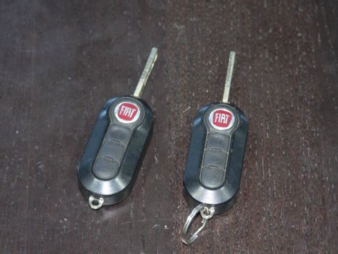 Used 2012 FIAT 500 Lounge w/ Convenience Group image 2