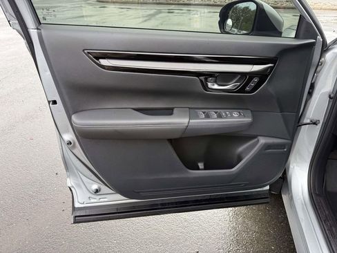 Used 2025 Honda CR-V EX-L image 12