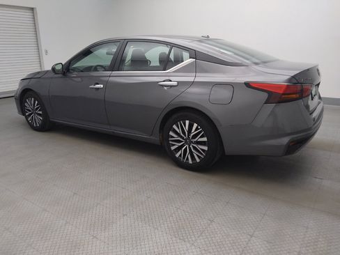 Used 2025 Nissan Altima 2.5 SV FWD image 3