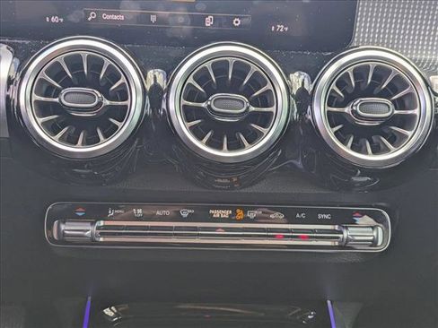 Used 2022 Mercedes-Benz GLB 250 image 10