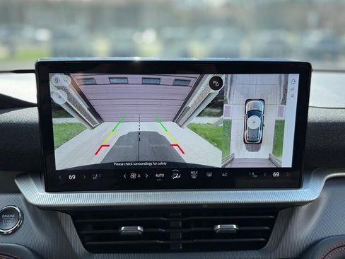 Used 2025 Ford Explorer ST-Line image 17