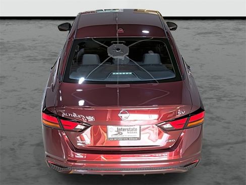 Used 2024 Nissan Altima 2.5 SV image 3