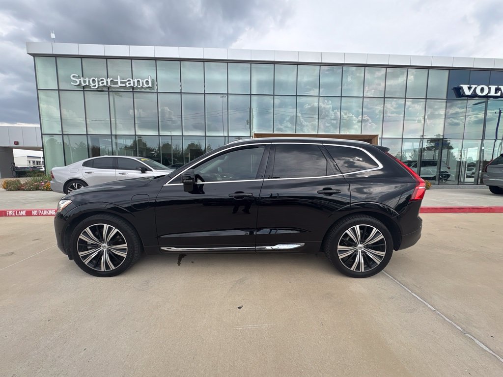 Used 2022 Volvo XC60 T8 Inscription w/ Advanced Package AWD/4WD image 2
