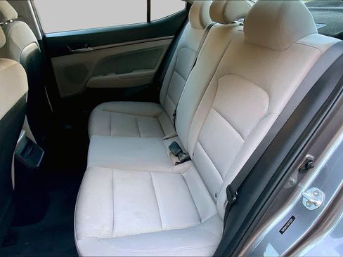 Used 2018 Hyundai Elantra SEL FWD image 21