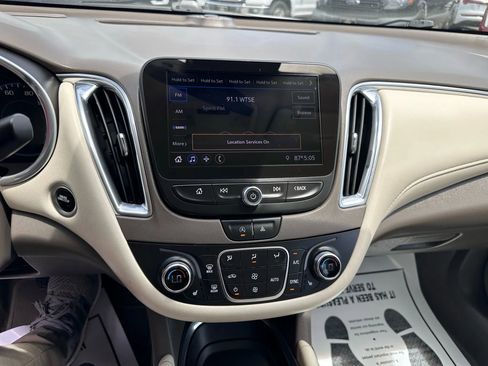 Used 2020 Chevrolet Malibu LT w/ Leather Package image 8