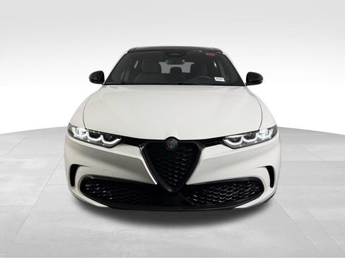 Used 2025 Alfa Romeo Tonale AWD/4WD image 9