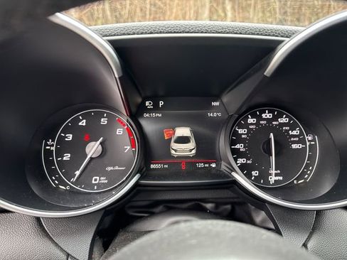 Used 2019 Alfa Romeo Giulia w/ Quick Order Package 22K Sport RWD image 49