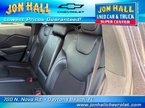 Used 2021 Jeep Cherokee Latitude Plus image 18