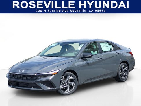 New 2025 Hyundai Elantra SEL image 1