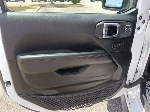 Used 2019 Jeep Wrangler Rubicon AWD/4WD image 11