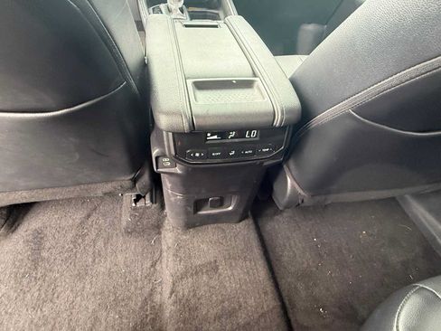 Used 2024 Toyota Grand Highlander AWD image 17