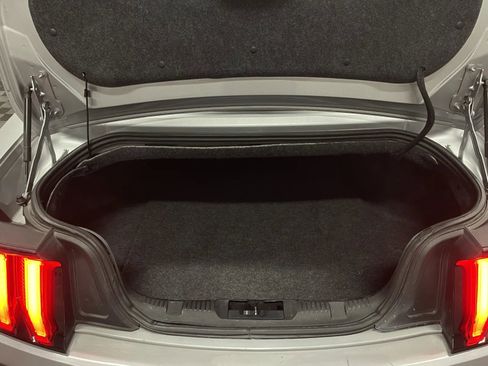 Used 2021 Ford Mustang Premium image 39