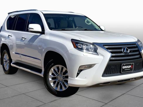 Used 2015 Lexus GX 460 w/ Premium Package AWD/4WD image 3