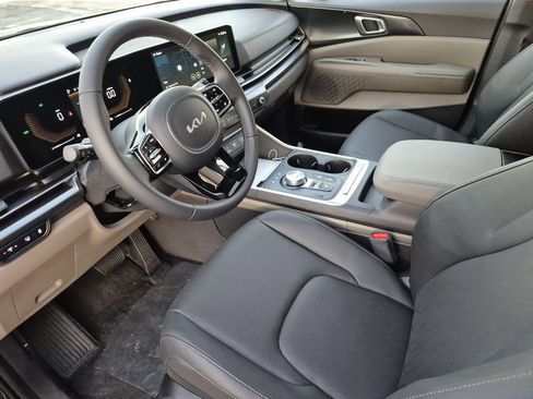 New 2026 Kia Carnival LXS FWD image 10