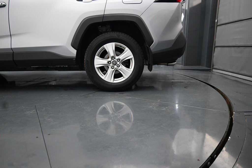 Used 2021 Toyota RAV4 XLE AWD/4WD image 14