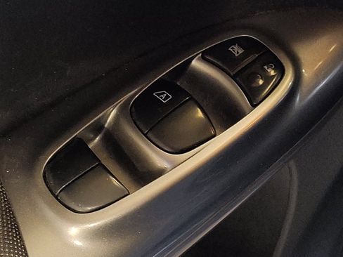 Used 2016 Nissan Juke SL image 27