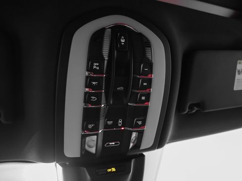 New 2026 Porsche Macan AWD/4WD image 41