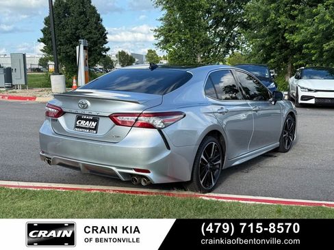 Used 2018 Toyota Camry XSE FWD image 7