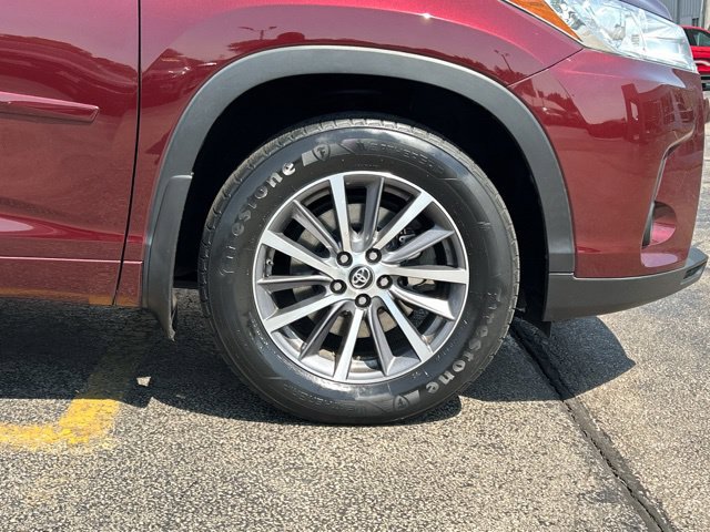 Used 2018 Toyota Highlander XLE AWD/4WD image 15
