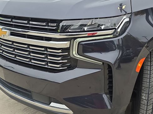 Used 2023 Chevrolet Suburban Premier image 35