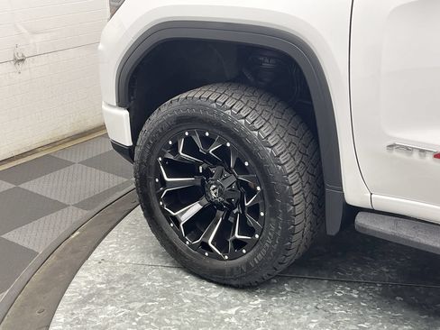 Used 2023 GMC Sierra 1500 AT4 w/ Technology Package AWD/4WD image 38