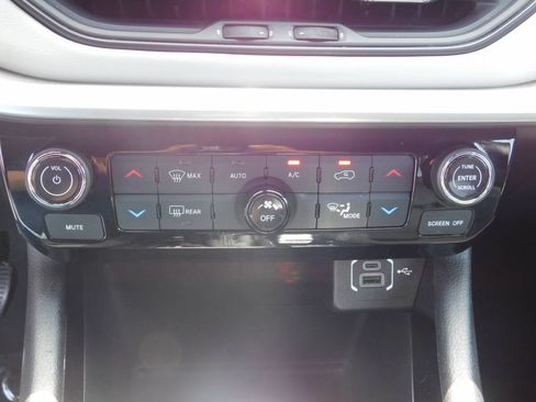 Used 2025 Jeep Compass Limited AWD/4WD image 12