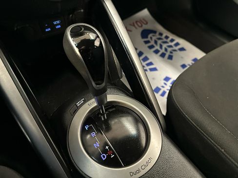 Used 2016 Hyundai Veloster FWD image 21