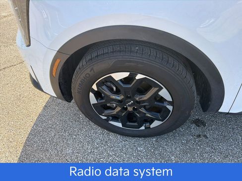 Certified 2024 Kia Sorento S image 27