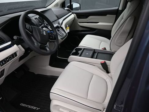 Used 2026 Honda Odyssey Touring image 9