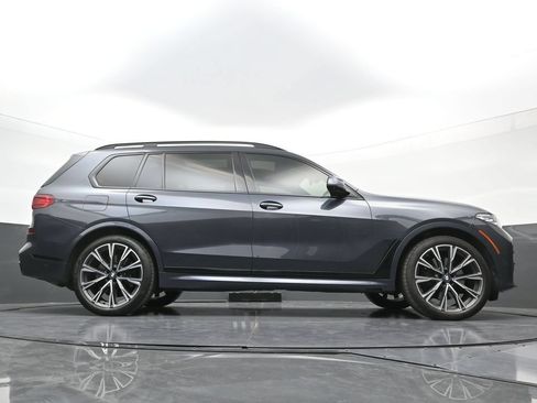 Used 2022 BMW X7 M50i AWD/4WD image 31