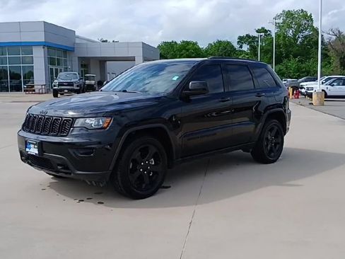 Used 2021 Jeep Grand Cherokee Freedom Edition RWD image 4
