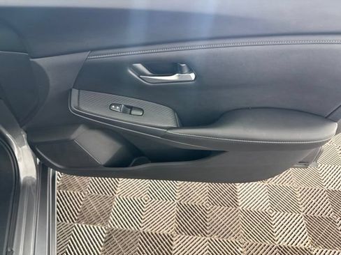 Certified 2024 Nissan Sentra SV FWD image 19