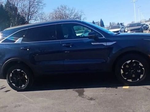 New 2026 Kia Sorento S image 4