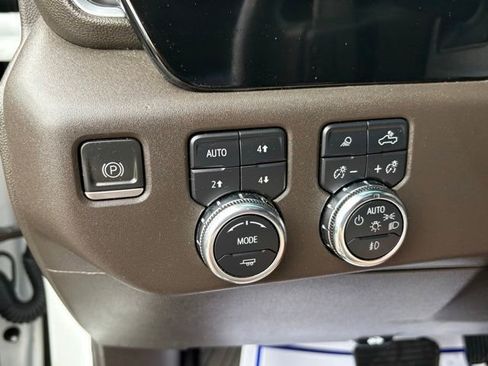 Used 2023 GMC Sierra 1500 SLT w/ SLT Premium Plus Package AWD/4WD image 25