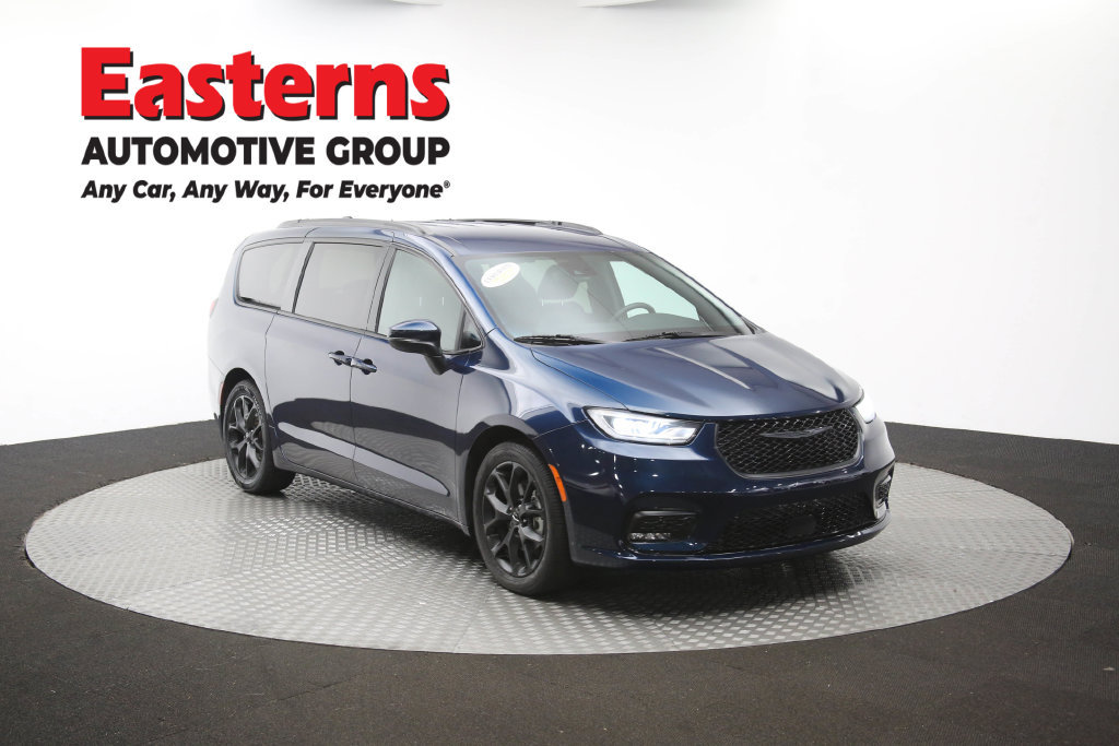 Used 2023 Chrysler Pacifica Touring-L w/ S Appearance Package FWD image 52