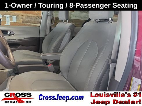 Used 2017 Chrysler Pacifica Touring FWD image 8