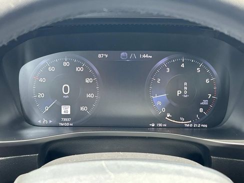 Used 2022 Volvo XC40 T5 Momentum AWD/4WD image 34