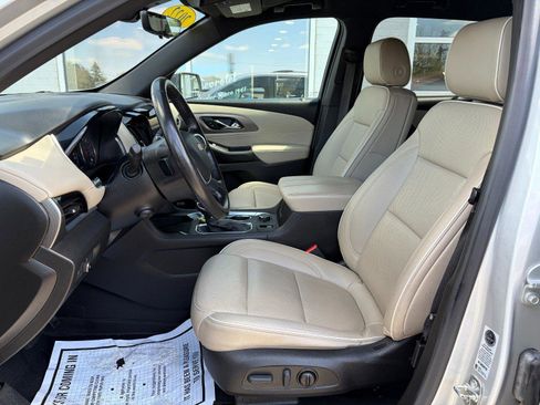 Used 2022 Chevrolet Traverse Premier w/ LPO, Floor Liner Package AWD/4WD image 8