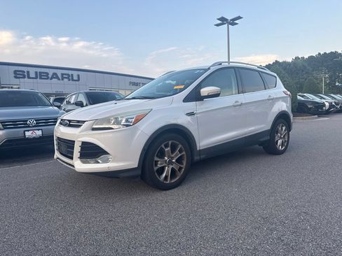 Used 2014 Ford Escape Titanium w/ Equipment Group 401A FWD image 2