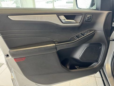 Used 2024 Ford Escape Platinum image 10