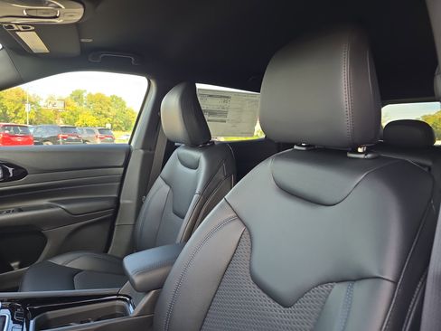 New 2026 Jeep Compass Latitude w/ Quick Order Package 29K image 9