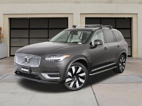 Certified 2023 Volvo XC90 T8 Ultimate AWD/4WD image 3