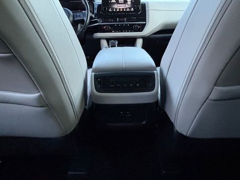 Used 2023 Nissan Pathfinder SL w/ Lighting Package (N92) image 19