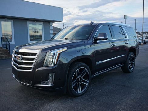 Used 2017 Cadillac Escalade Premium Luxury image 2