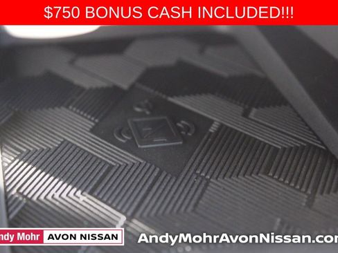 New 2025 Nissan Versa SR w/ Trunk Package image 26